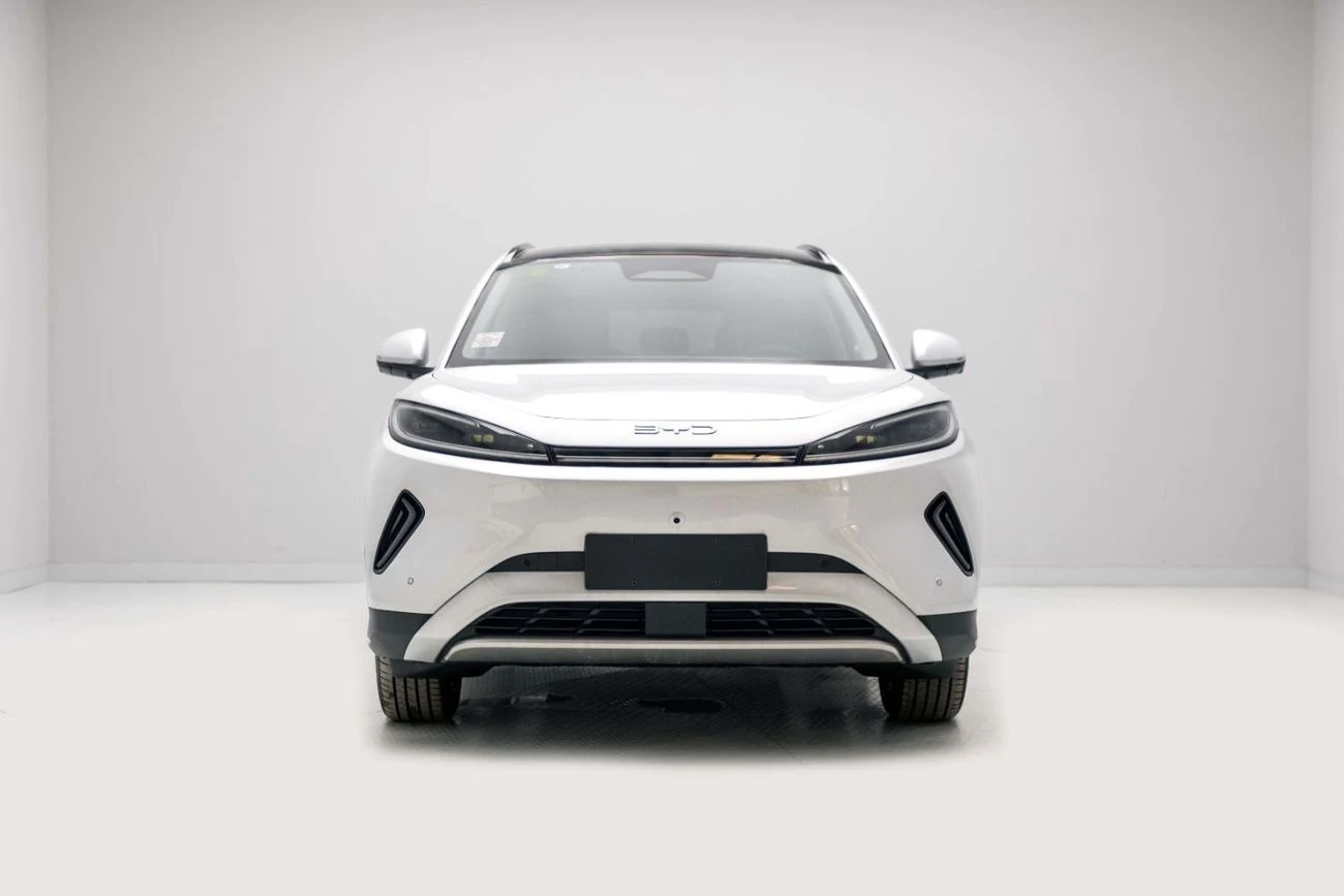 White 2025 BYD Sealion 05 EV compact electric SUV reference photo for vehicle identification · detail thumbnail 3